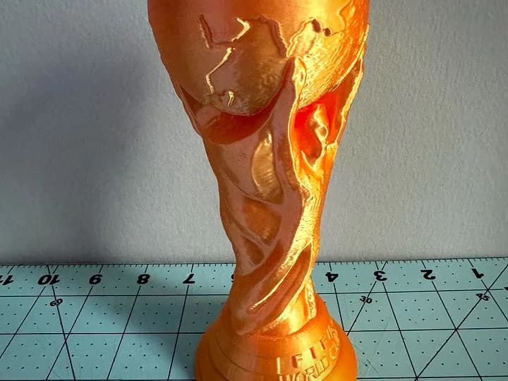 Trofeo dorado para sorteo