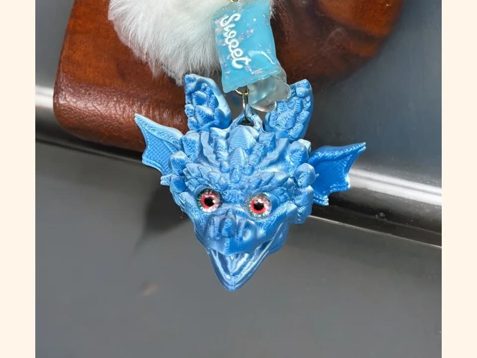 Llavero baby dragon