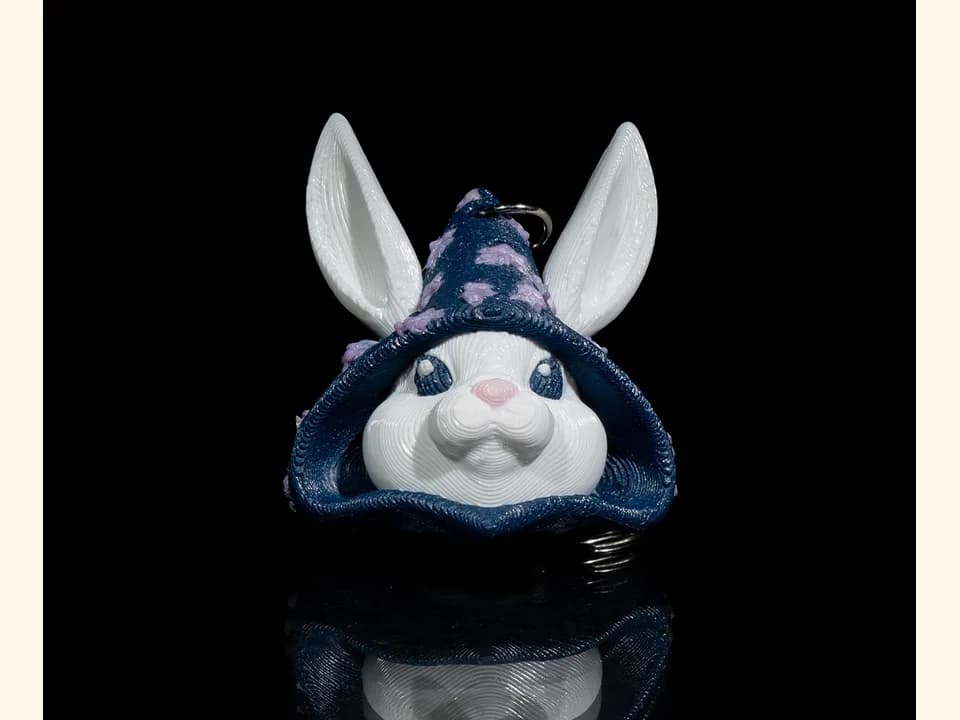 Llavero conejo mago